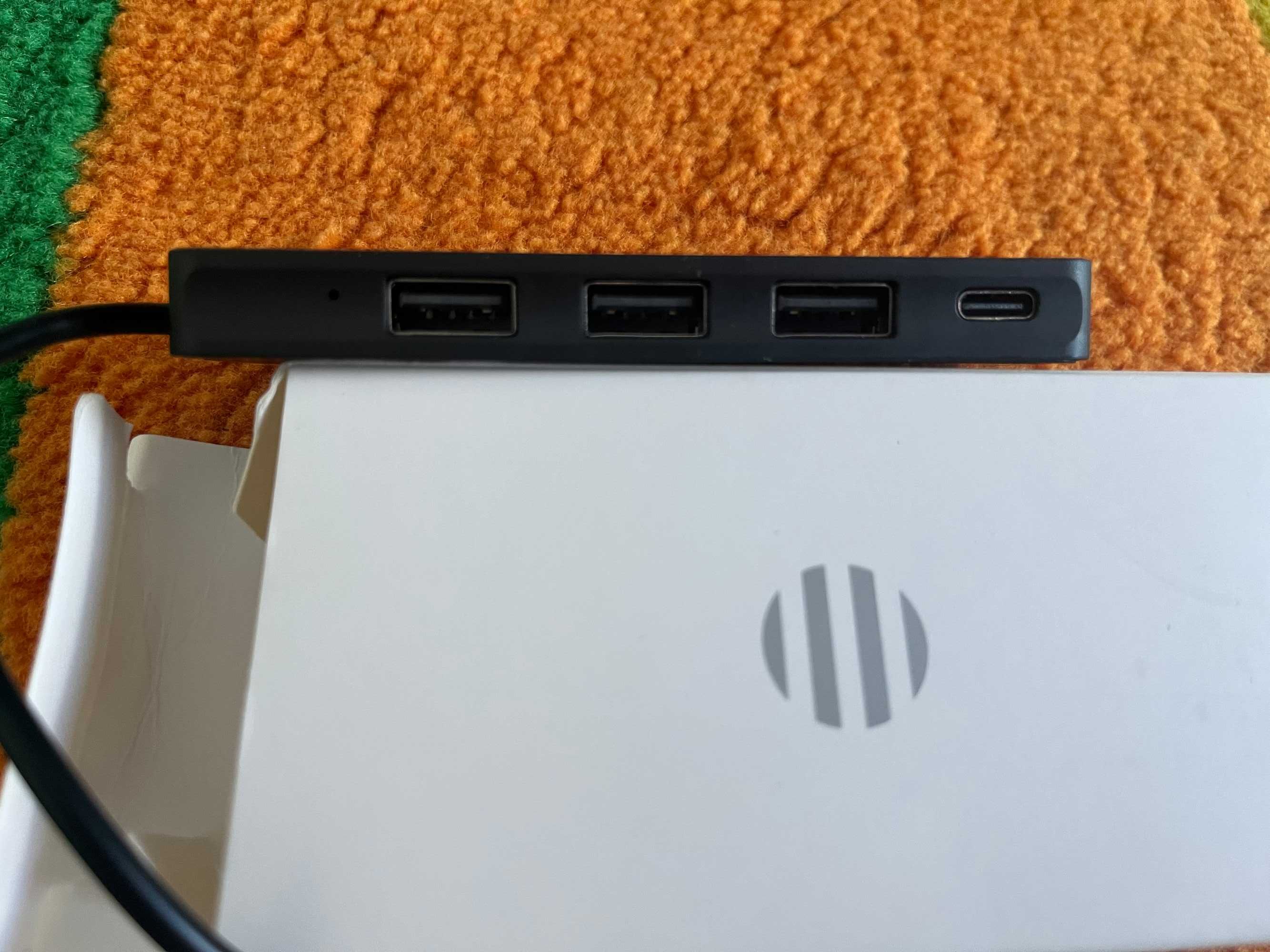 NOWY Hub USB-C 4 porty USB