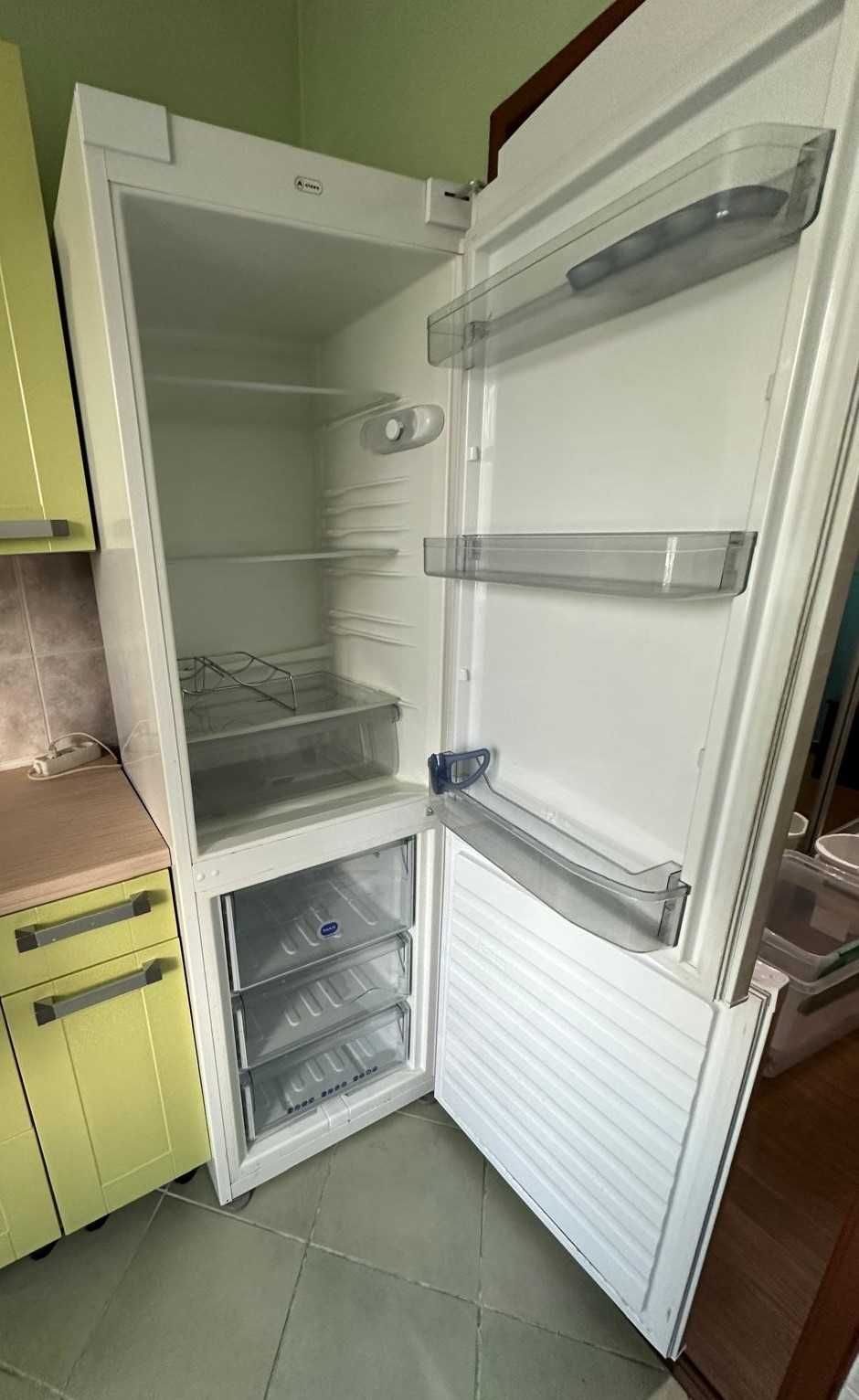 Lodówka z zamrażarką Whirlpool ARC55532 wolnostojąca