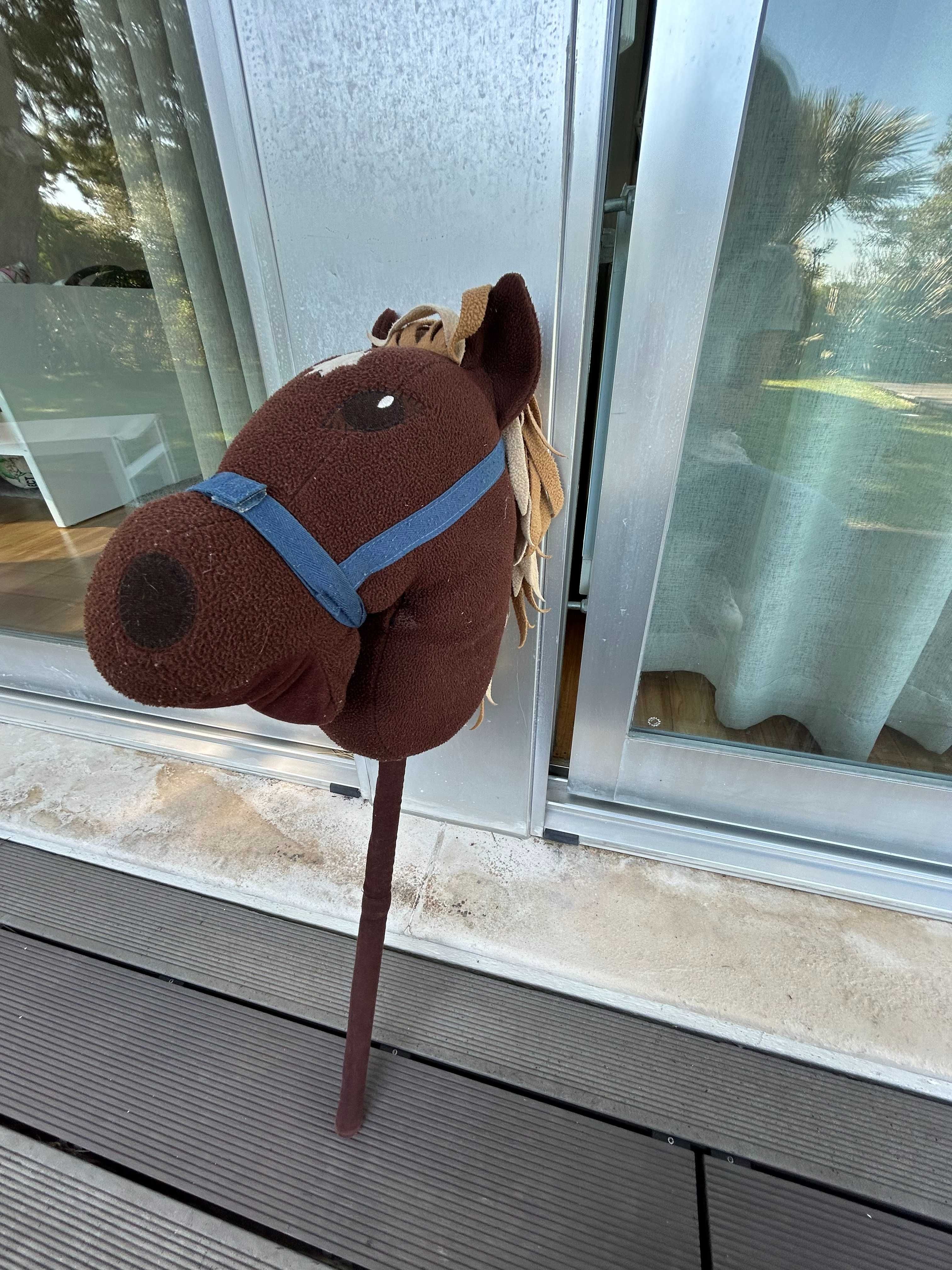 Cavalinho de Pau castanho