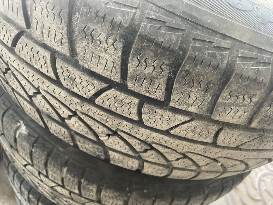 Продам 4 легкосплавні оригінальних диска Merceds на зимовій резини.