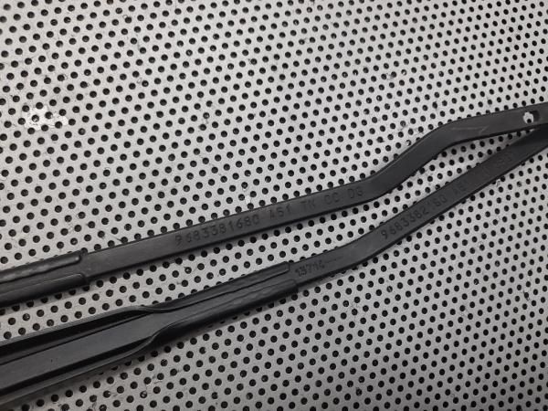 Haste / braço de escova limpa vidros frente direita CITROËN C3 II (SC_