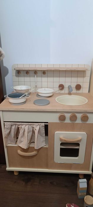 Dziecięca kuchnia z lodówką i akcesoriami Zara Homme