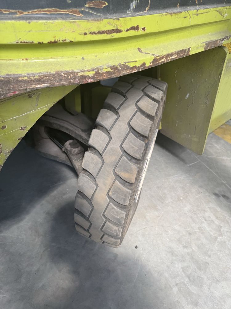 Wózek widłowy CLARK 5T – Diesel, UDT, przesuw boczny – Wynajem