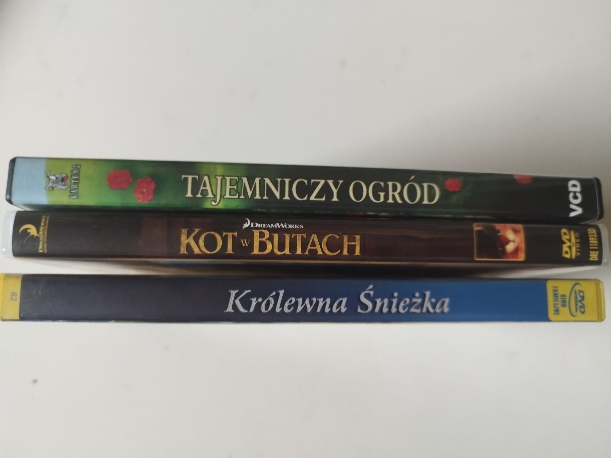 3filmy: Kot w butach, Królewna Śnieżka, Tajemniczy ogród