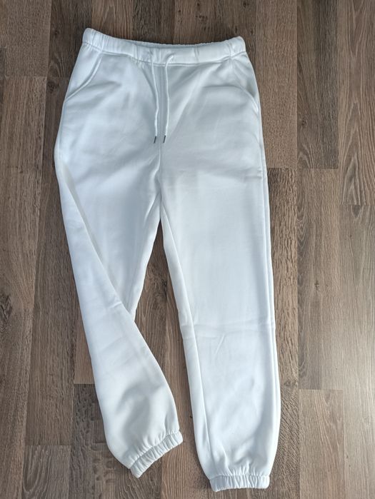 Продам білі джогери,розмір  S-M