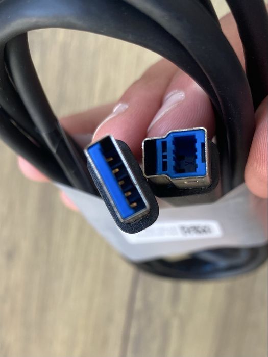 9 Cabos DisplayPort + 4 Cabos USB 3.0 Tipo A macho para Tipo B macho