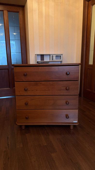 Продаю пелінальний комод з масиву бука.