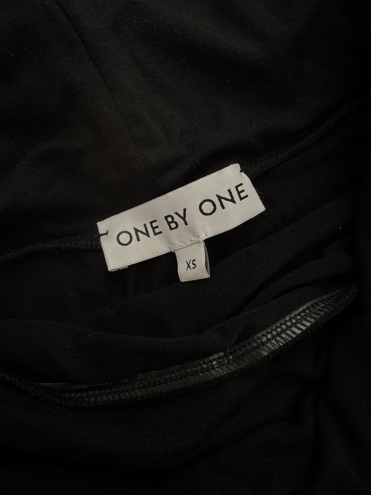 топ із відкритими плечима one by one, xs