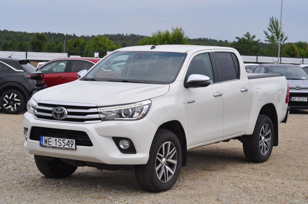Toyota Hilux Toyota Hilux 2.4 D-4D Double Cab SR5 4x4 VAT23% Ciężarowy - Vat1
