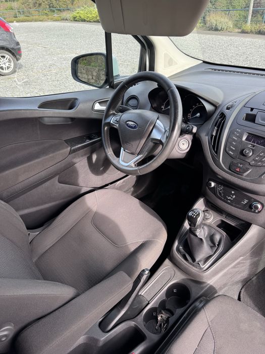 Ford transit courier