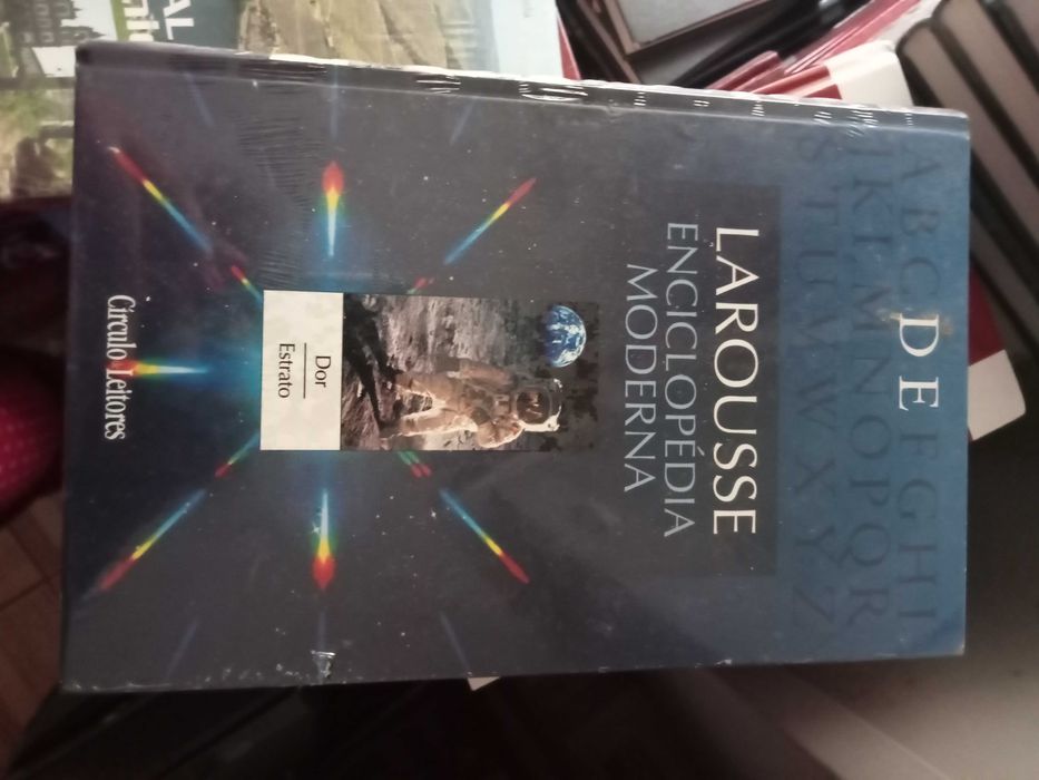 Larousse enciclopédia moderna