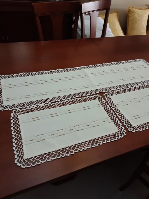 Jogo de panos de quarto  em tecido e croché acabado de fazer