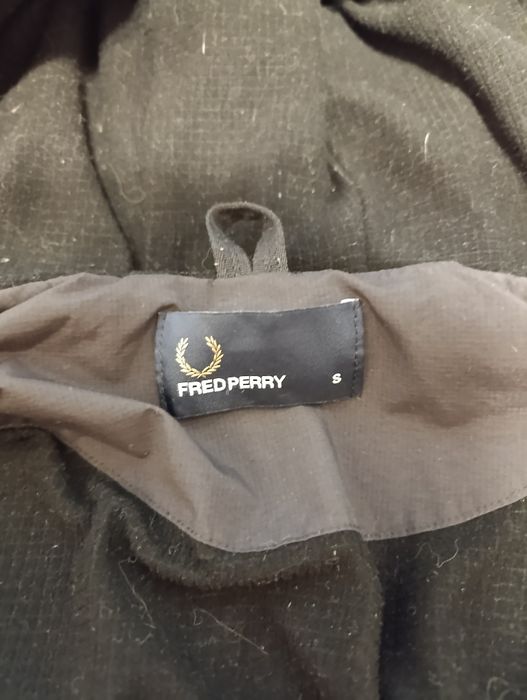 Витровка Fred Perry