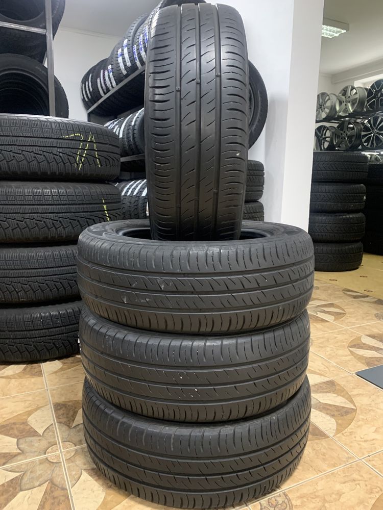 Комплект літніх шин 185/60/15 84Н KUMHO ECOWING ES01