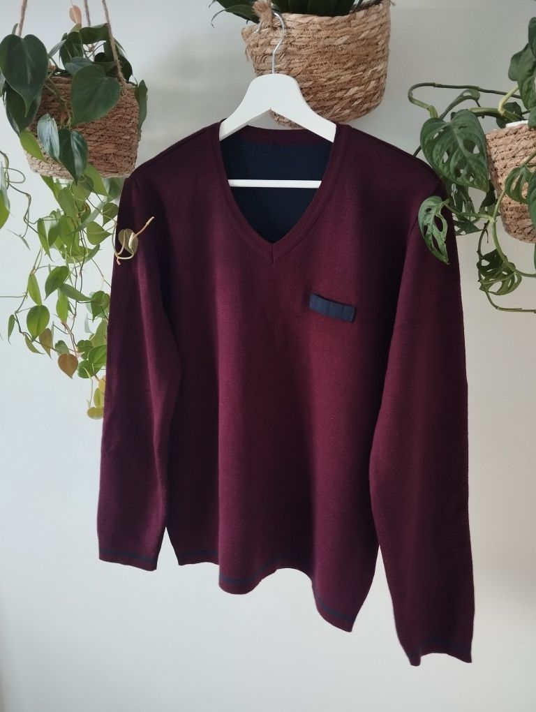 Bordowy męski sweter w serek z wełną r. M/L