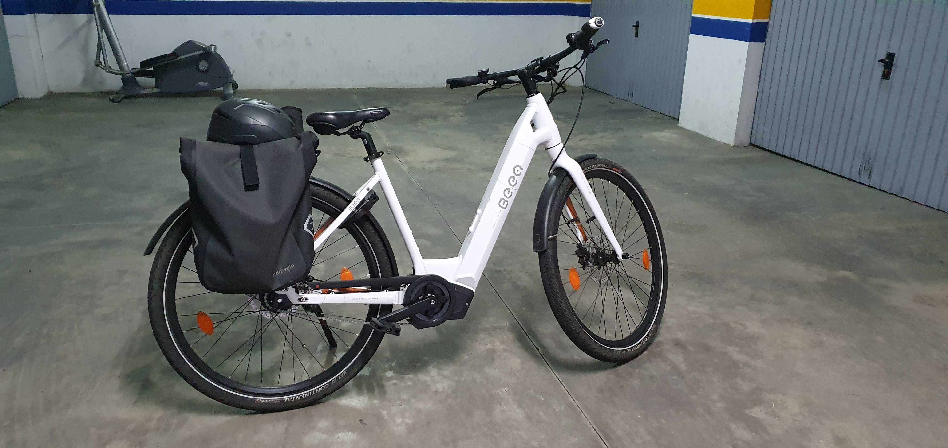 Bicicleta eléctrica urbana BEEQ E800 Urban Motion em excelente estado
