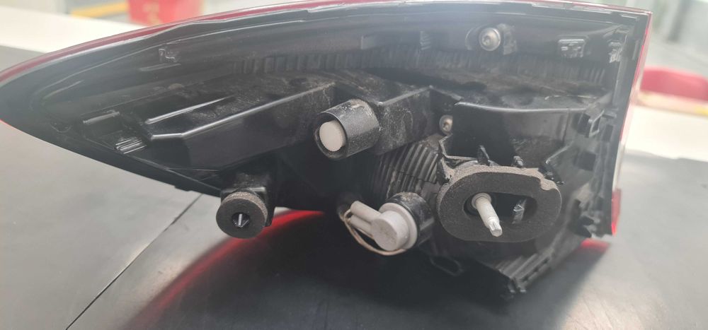 Farolim traz drt Renault Clio V