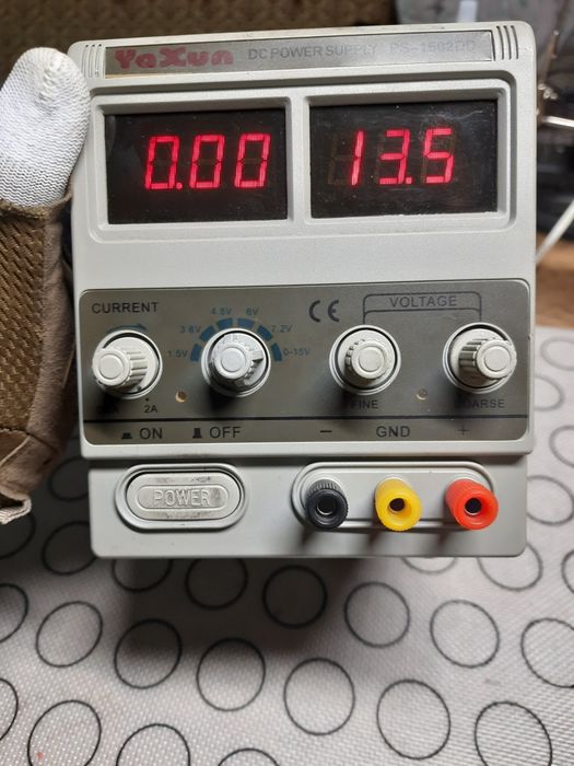 Лабораторний блок живлення