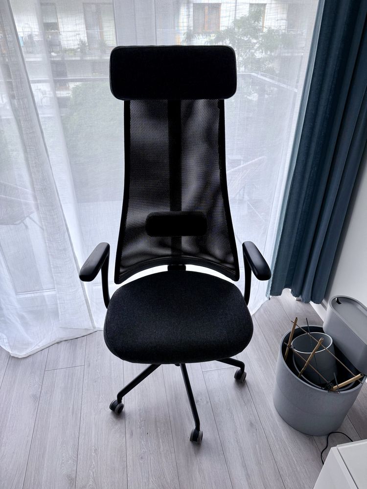 Krzesło IKEA Jarvfjallet czarne, stan b.db, miekkie siedzisko