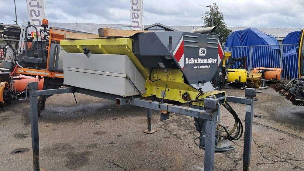 Solarka Piaskarka Posypywarka Epoke 2400 Igloo Schmidt Stratos silnik