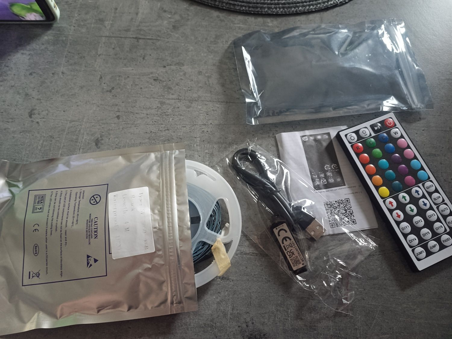Led 4 metry RGB 5V chińskie