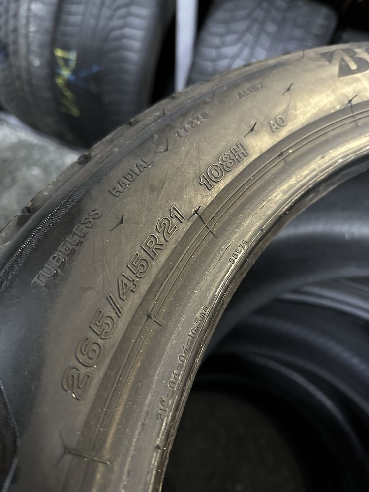 Резина 265/45/21  Bridgestone R21 комплект літо 2022 90% залишок