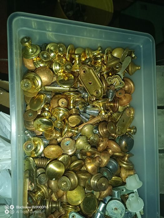 Puxadores para portas e gavetas móveis