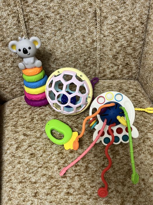 Іграшки для малят