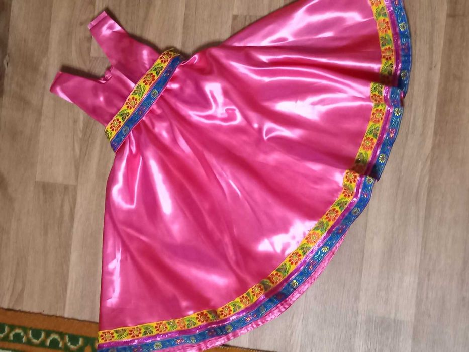 Нарядные платья.