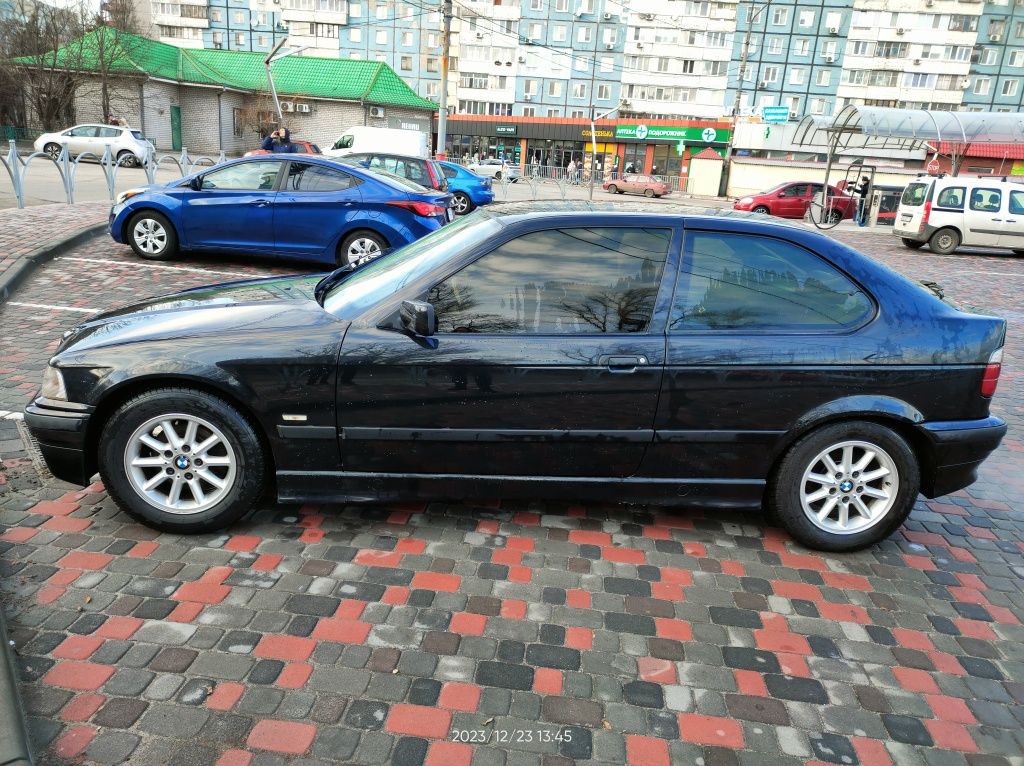 BMW 316i. E 36 Compact