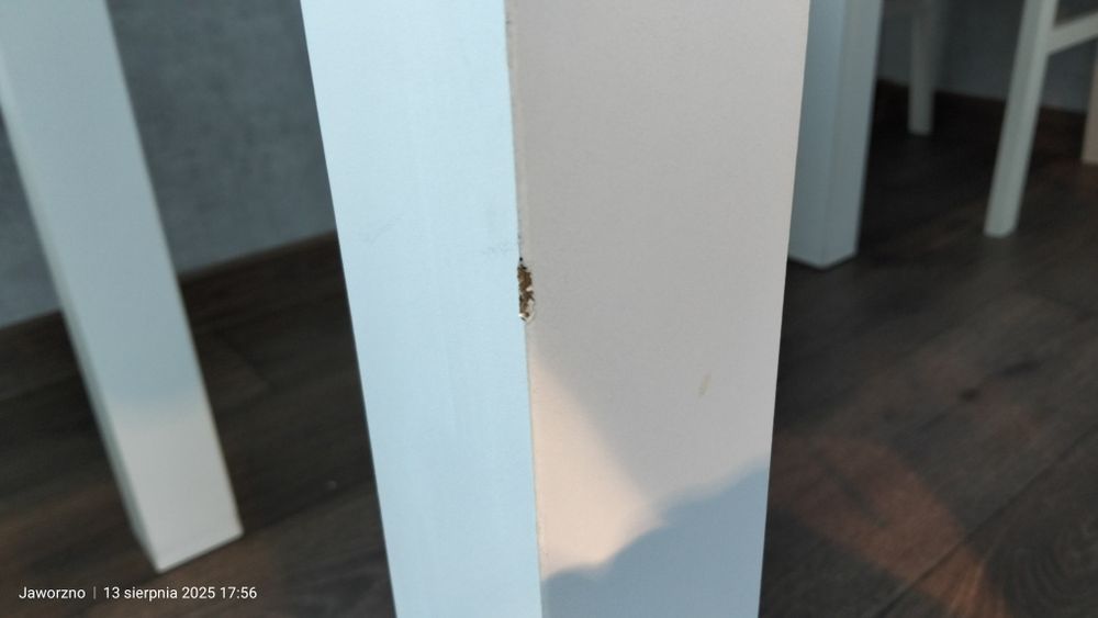 Stół kuchenny biały 100/70 (mam do stołu jeszcze dwa krzesła,)