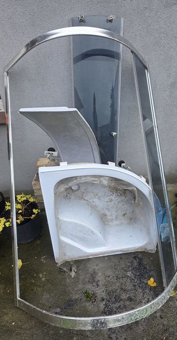 Kabina prysznicowa z brodzikiem