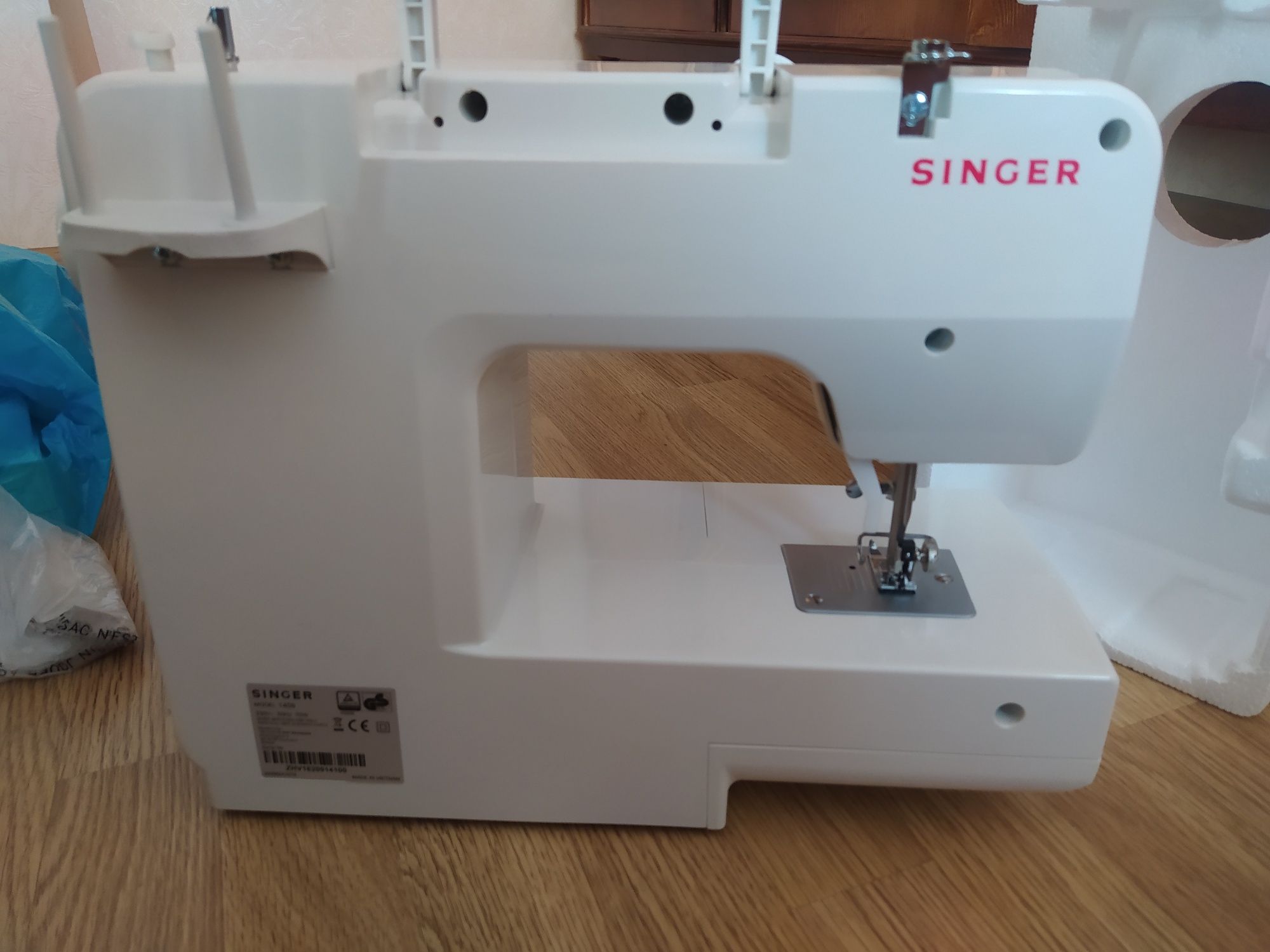 Електромеханічна швейна машина Singer Promise 1409