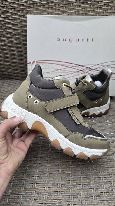 Ботинки на осінь,  теплу зиму bugatti