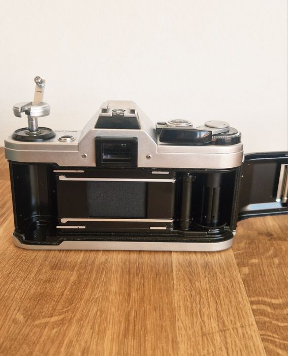 Canon AE 1 + Canon 50mm 1.8