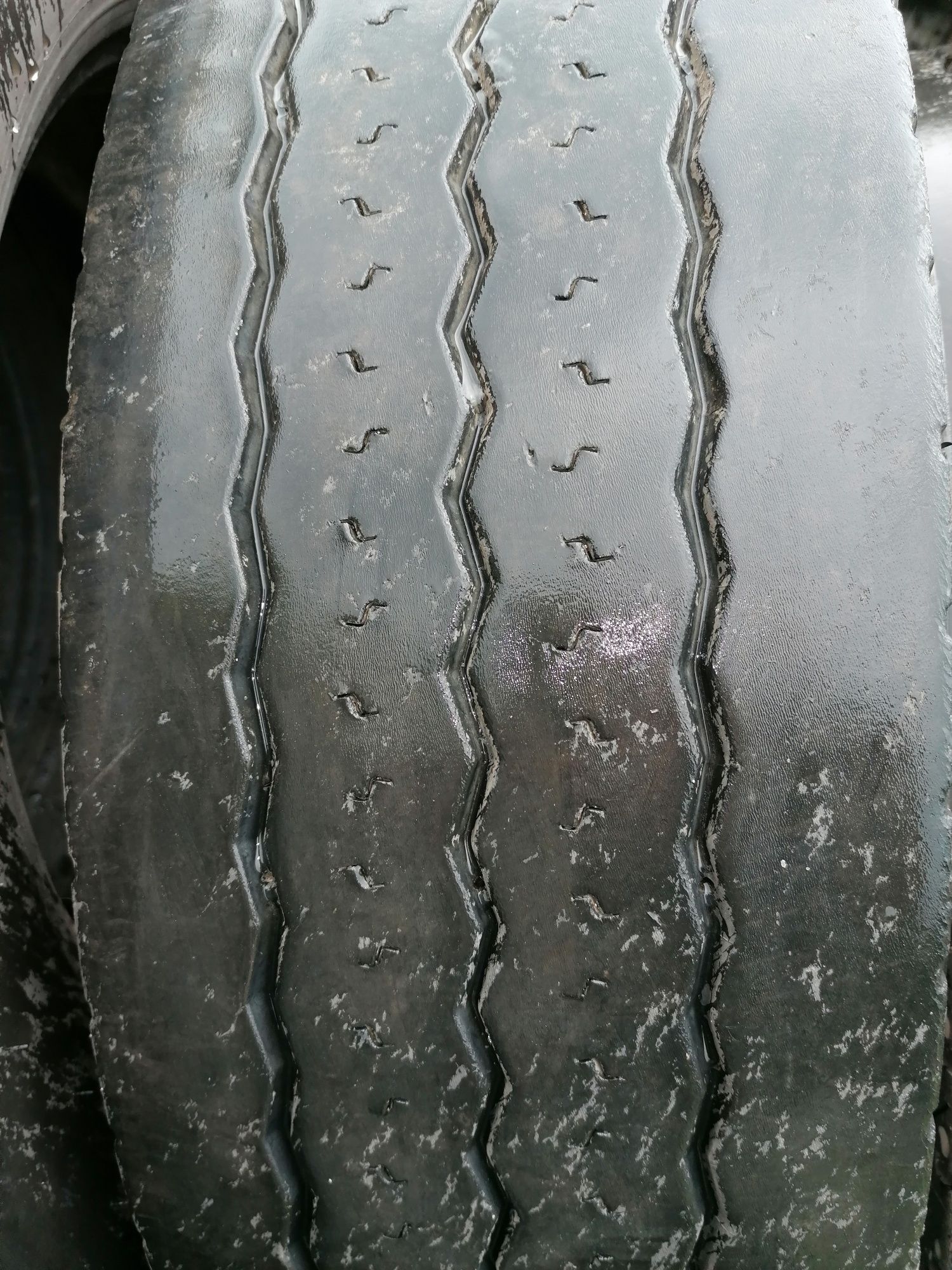 Opony 245/70r19.5 j