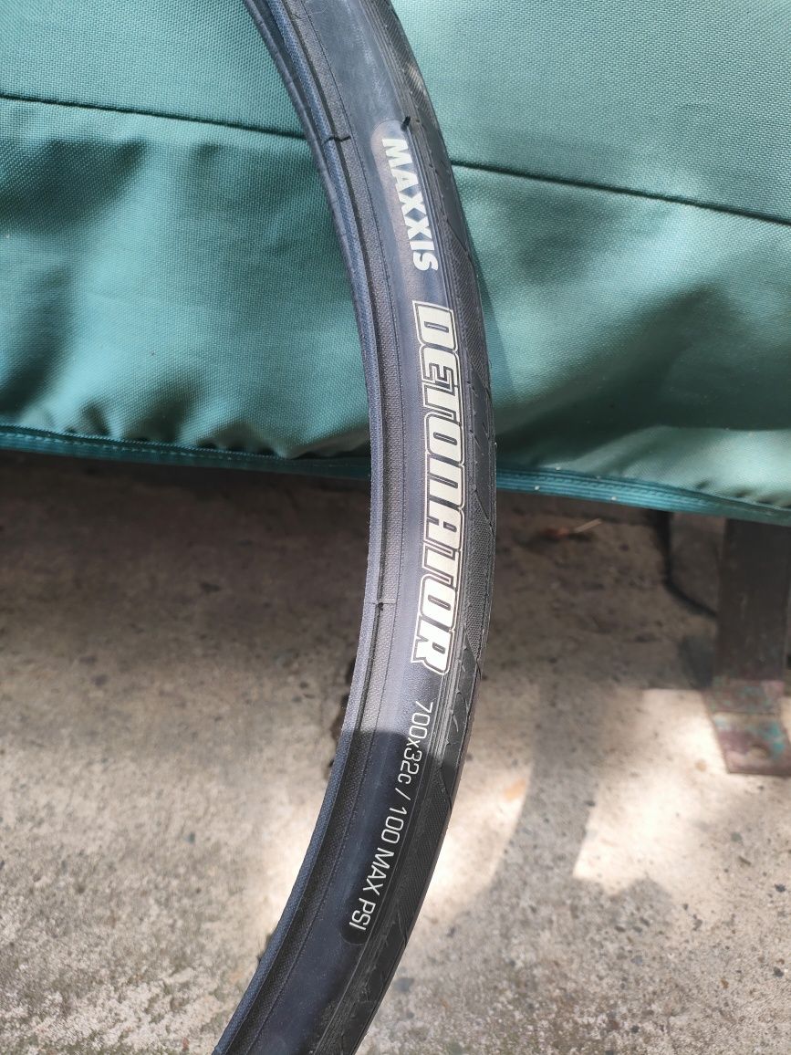 Opona Maxxis Detonator 700-32