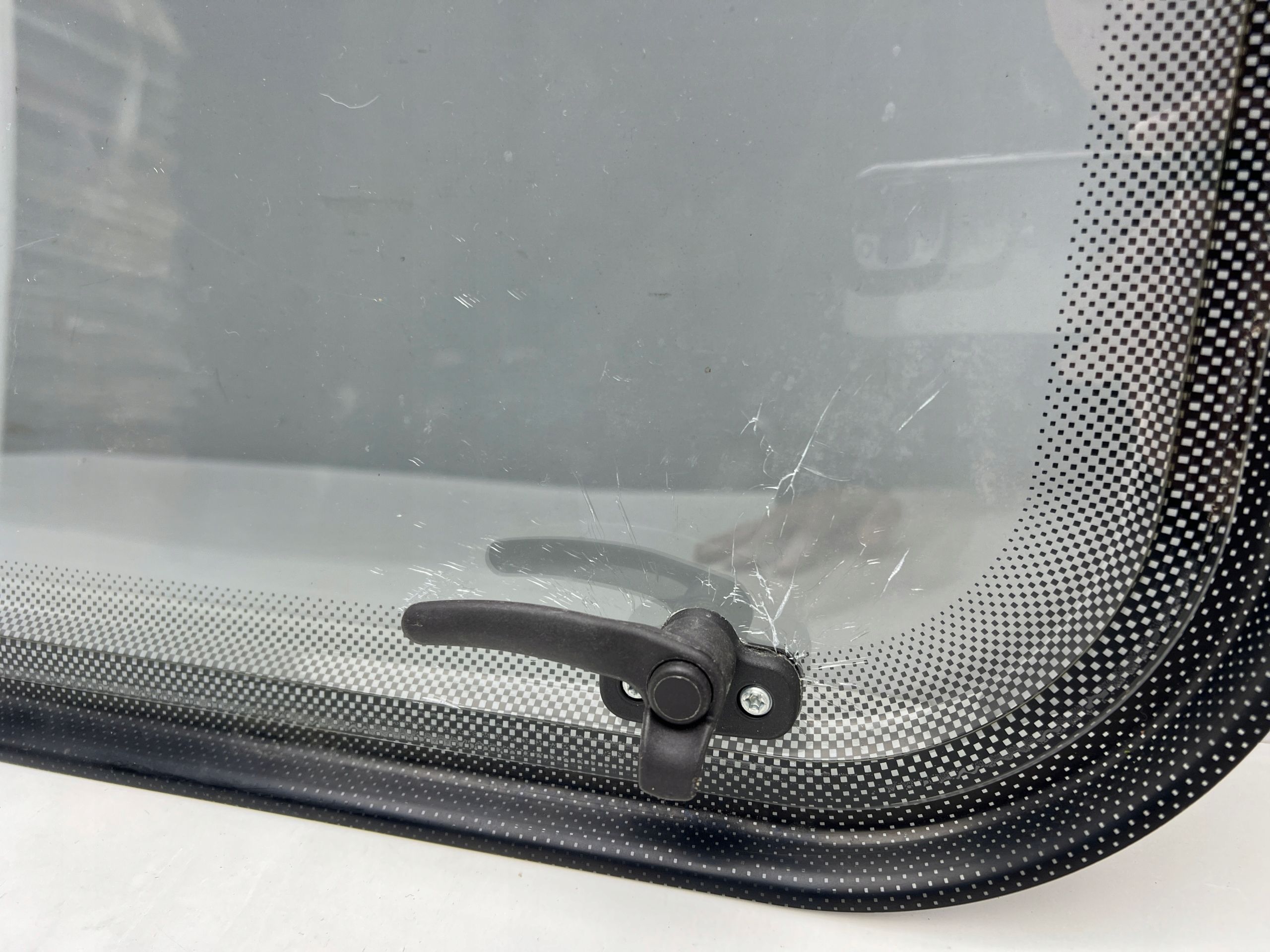 VW Crafter II 7C Camper Dometic Szyba Okno Boczne Uchylne na Zawiasach