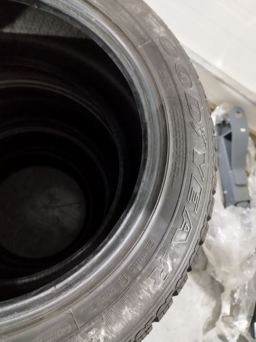 235/55 R17  zimowe 103V