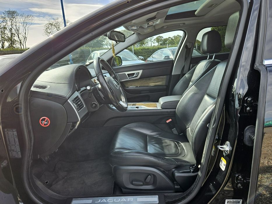 Jaguar XF 2,2 diesel 200 KM Automat nawigacja