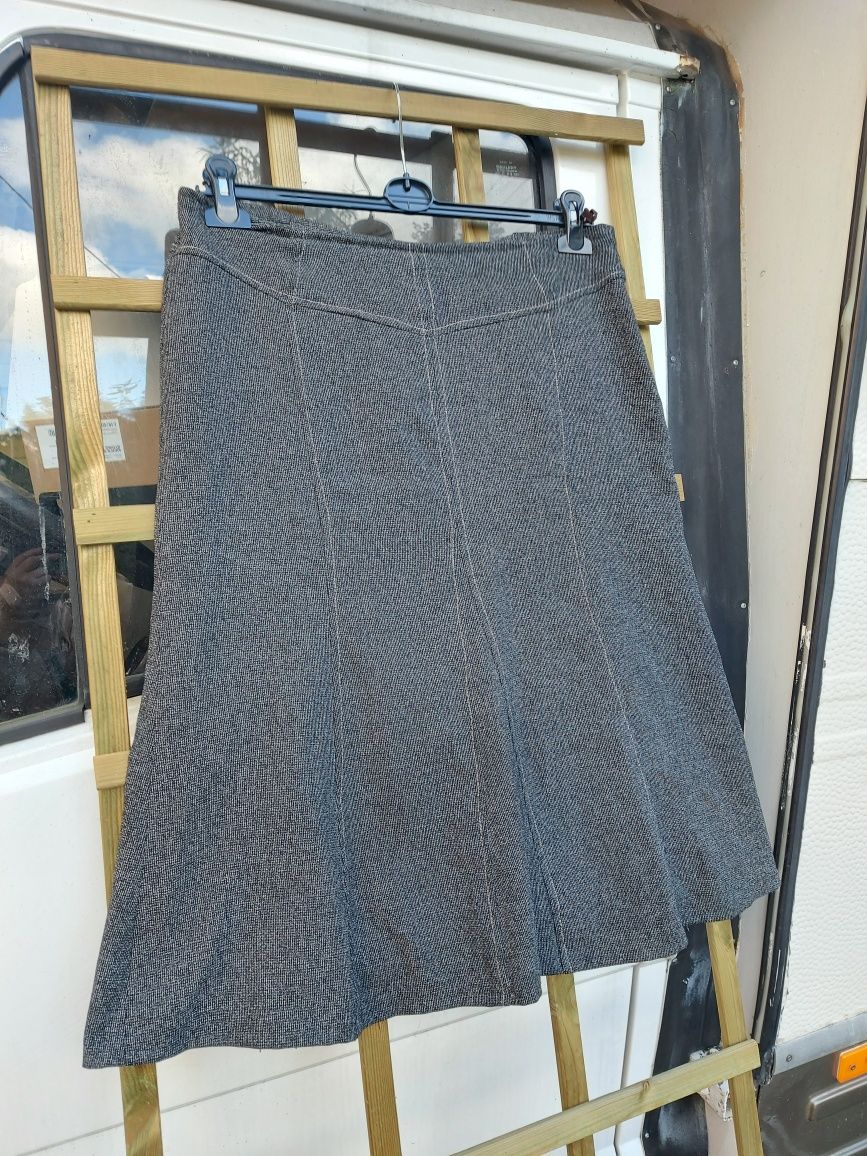Spódnica damska rozmiar L firma BY Moda zakręcona