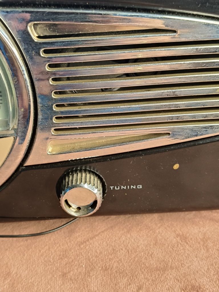 Radio z gramofonem Elta w stylu retro