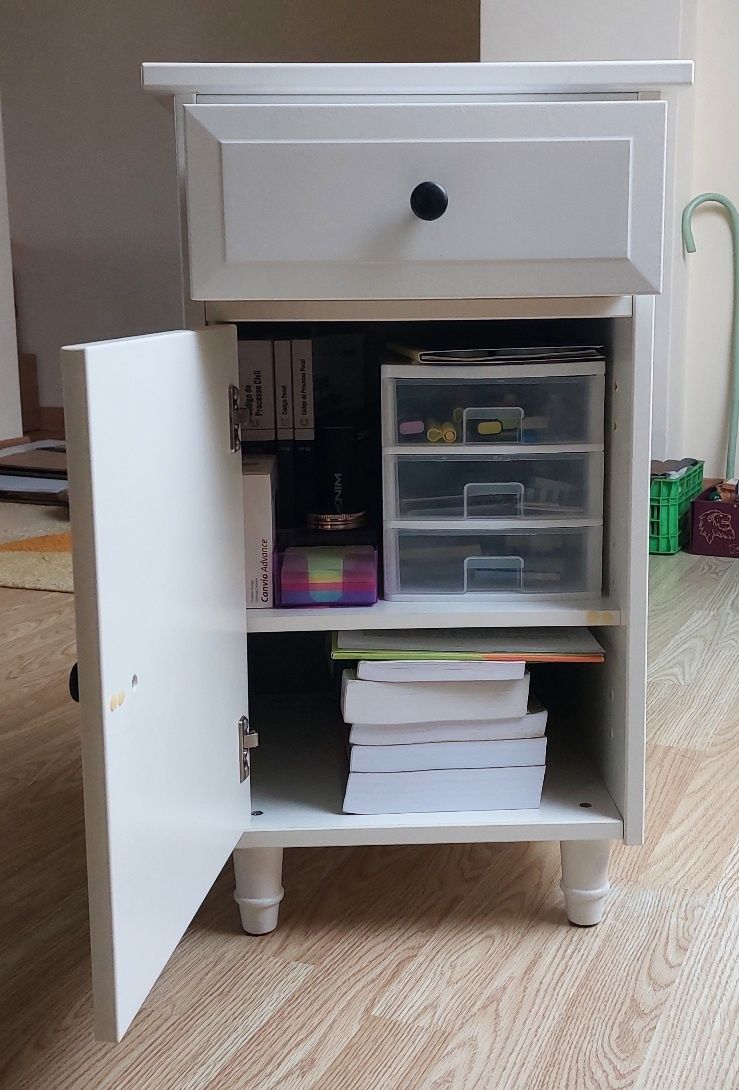 Mesa de cabeceira Ikea HEMNES