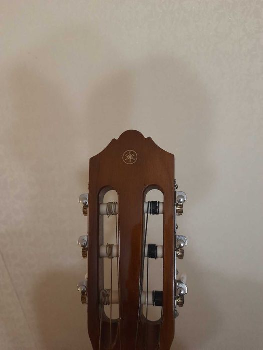 Класична гітара Yamaha C40 з утепленим чохлом та комплектом струн