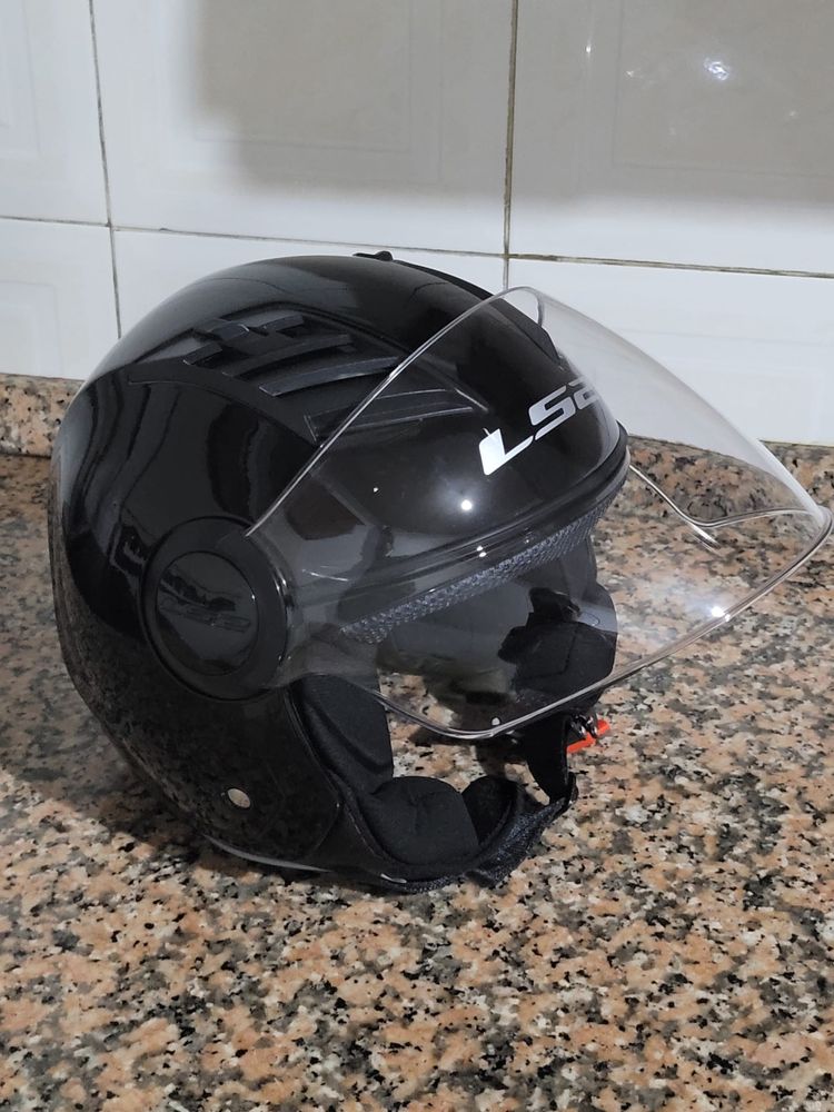 Vendo capacete LS2