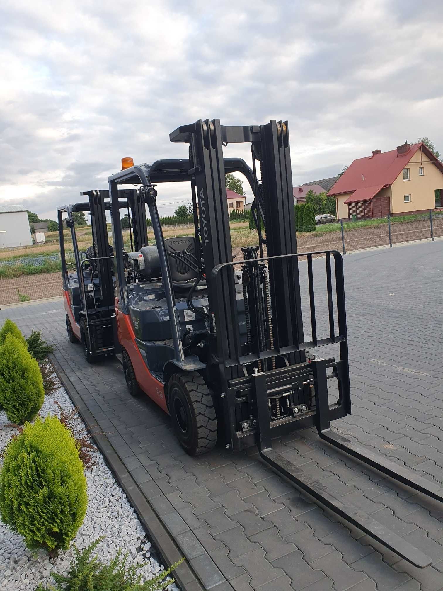 Wózek TOYOTA 8FGF15 Triplex LPG Wolny SKok  8FGF18 8FG20 Nowy widlak
