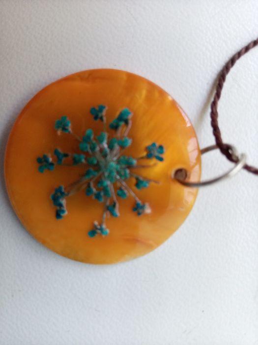 Продам бусы, подвески