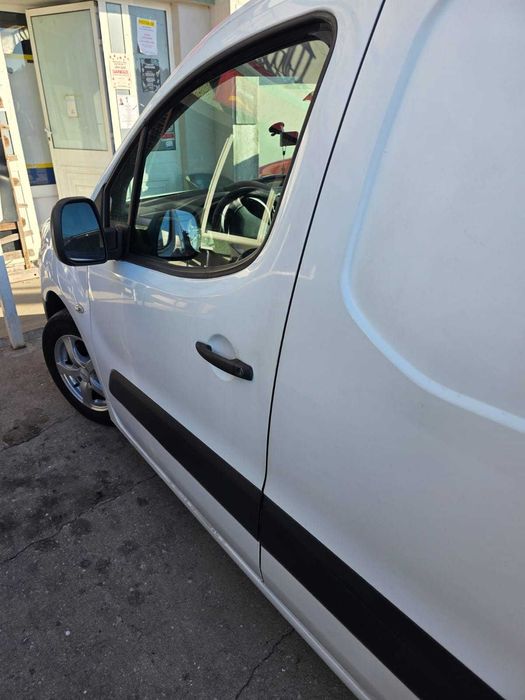 Peugeot Partner 3 Lugares 90cv impecável 2012 valor não negociável