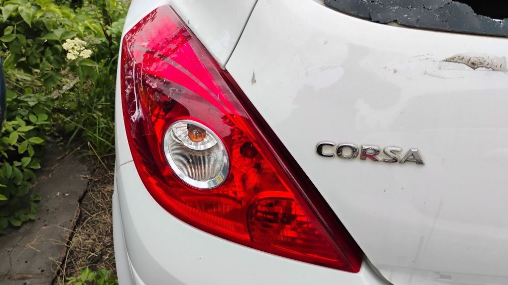 Lampy tylne opel corsa d