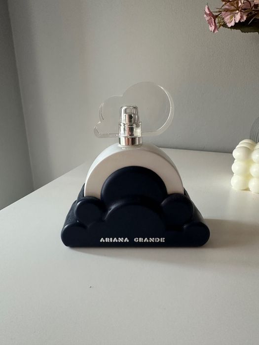 Cloud Intense Ariana Grande
